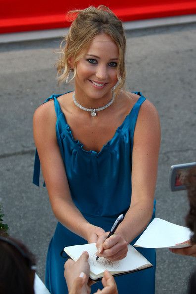 Jennifer-Lawrence-65th2BVenice2BFilm2BFestival2BBurning2BPlain2BPremiere2B36-Hjgw-PXvl.jpg