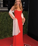 Jennifer_Lawrence_attending_the_2011_Vanity_Fair_Oscar_Party_in_a_smoking_hot_red_dress_06.jpg
