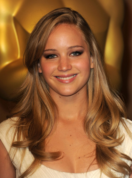 Jennifer_Lawrence_at_the_83rd_Academy_Awards_Nominations_12.jpg
