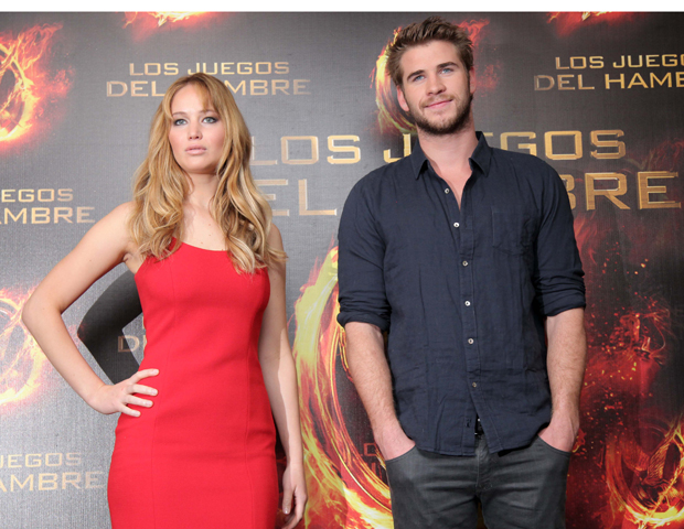 Jennifer_Lawrence_attending_the_Mexico_press_conference_promotion_for_The_Hunger_Games_01.jpg