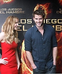 Jennifer_Lawrence_attending_the_Mexico_press_conference_promotion_for_The_Hunger_Games_16.jpg