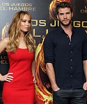 Jennifer_Lawrence_attending_the_Mexico_press_conference_promotion_for_The_Hunger_Games_20.jpg