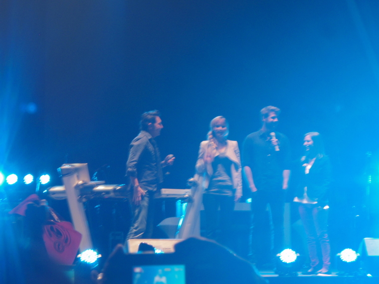 Jennifer Lawrence and Liam Hemsworth together at The Hunger Games rally at Six Flags in Mexico City!
