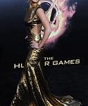 Jennifer_Lawrence_at_the_LA_premiere_of_The_Hunger_Games_begging_for_an_Oscar_in_a_gold_dress_147.jpg