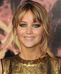 Jennifer_Lawrence_in_a_beautiful_gold_dress_at_the_premiere_of_The_Hunger_Games_011.jpg