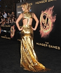 Jennifer_Lawrence_in_a_beautiful_gold_dress_at_the_premiere_of_The_Hunger_Games_013.jpg