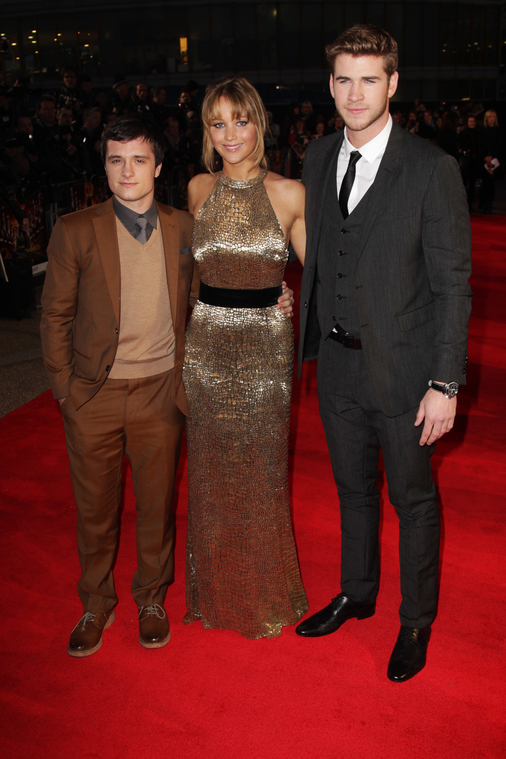 Beautiful_Jennifer_Lawrence_in_a_Golden_dress_at_the_London_premiere_of_The_Hunger_Games_025.jpg