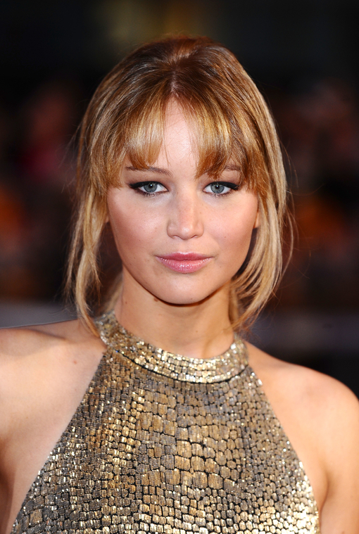 Beautiful_Jennifer_Lawrence_in_a_Golden_dress_at_the_London_premiere_of_The_Hunger_Games_035.jpg