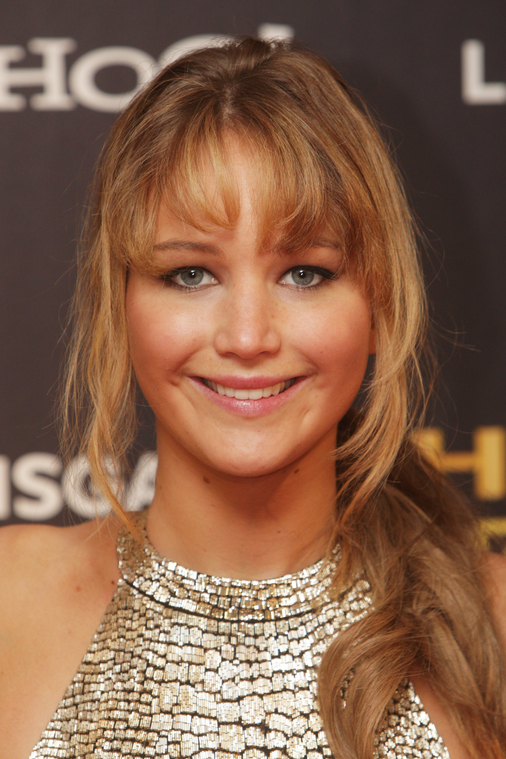 Beautiful_Jennifer_Lawrence_in_a_Golden_dress_at_the_London_premiere_of_The_Hunger_Games_038.jpg