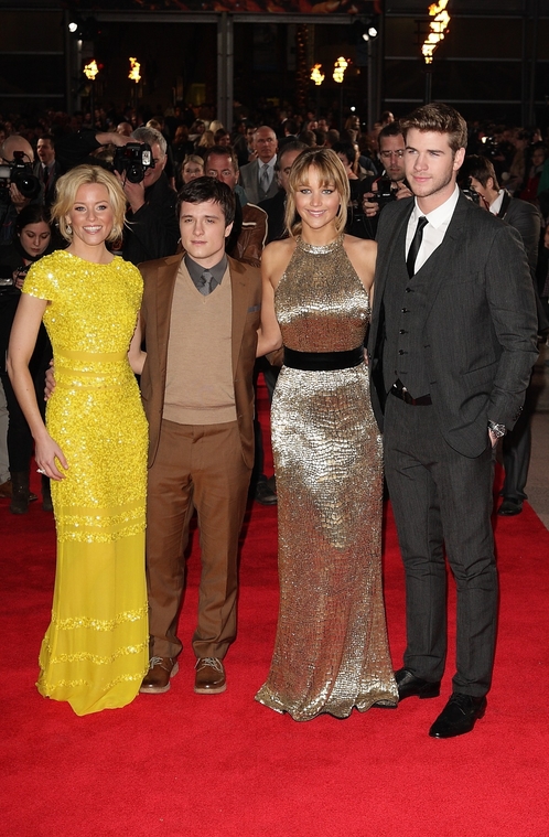 Beautiful_Jennifer_Lawrence_in_a_Golden_dress_at_the_London_premiere_of_The_Hunger_Games_052.jpg
