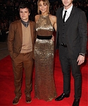 Beautiful_Jennifer_Lawrence_in_a_Golden_dress_at_the_London_premiere_of_The_Hunger_Games_019.jpg