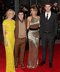 Beautiful_Jennifer_Lawrence_in_a_Golden_dress_at_the_London_premiere_of_The_Hunger_Games_053.jpg