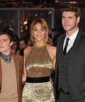 Beautiful_Jennifer_Lawrence_in_a_Golden_dress_at_the_London_premiere_of_The_Hunger_Games_076.jpg