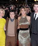 Beautiful_Jennifer_Lawrence_in_a_Golden_dress_at_the_London_premiere_of_The_Hunger_Games_083.jpg