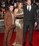 Beautiful_Jennifer_Lawrence_in_a_Golden_dress_at_the_London_premiere_of_The_Hunger_Games_181.jpg