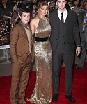 Jennifer_Lawrence_at_the_London_premiere_of_The_Hunger_Games_begging_for_an_Oscar_in_a_gold_dress_142.jpg