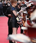 Jennifer_Lawrence_in_a_sexy_hot_dress_at_the_Madrid_premiere_of_The_Hunger_Games_in_Spain_18.jpg