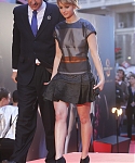 Jennifer_Lawrence_in_a_sexy_hot_dress_at_the_Madrid_premiere_of_The_Hunger_Games_in_Spain_29.jpg