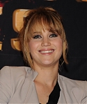 Jennifer_Lawrence_promoting_The_Hunger_Games_mall_promotion_tour_37.jpg