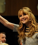 Jennifer_Lawrence_promoting_The_Hunger_Games_at_Mall_of_America_01.jpg