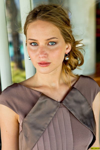 InStyle_2009_photoshoot_of_the_sexy_Jennifer_Lawrence_in_skimpy_short_sexy_dresses_01.jpg