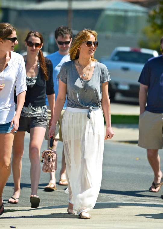 jlaw_candid_21april2013_001.jpg