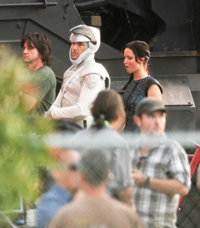 jlaw_catchingfire_onset11oct2012_005.jpg