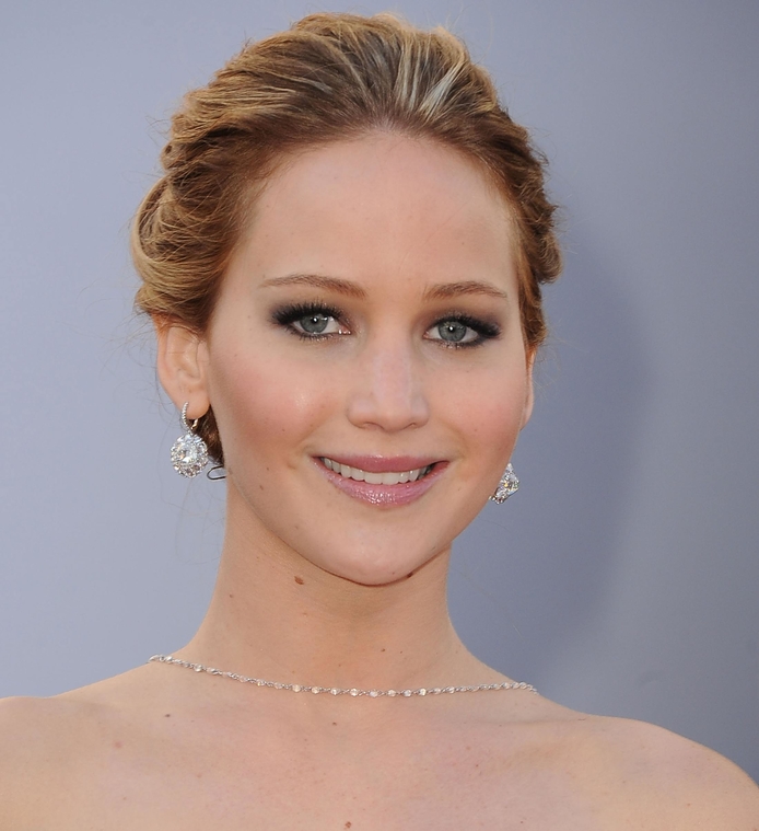 jlaw_events_24feb2013_academyawardsredcarpet_006.jpg