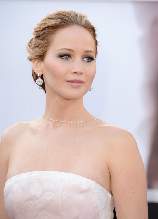 jlaw_events_24feb2013_academyawardsredcarpet_025.jpg