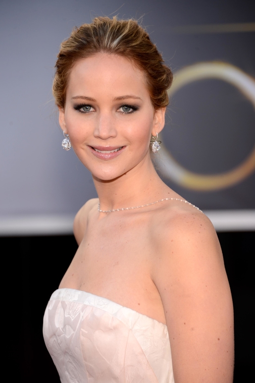 jlaw_events_24feb2013_academyawardsredcarpet_026.jpg