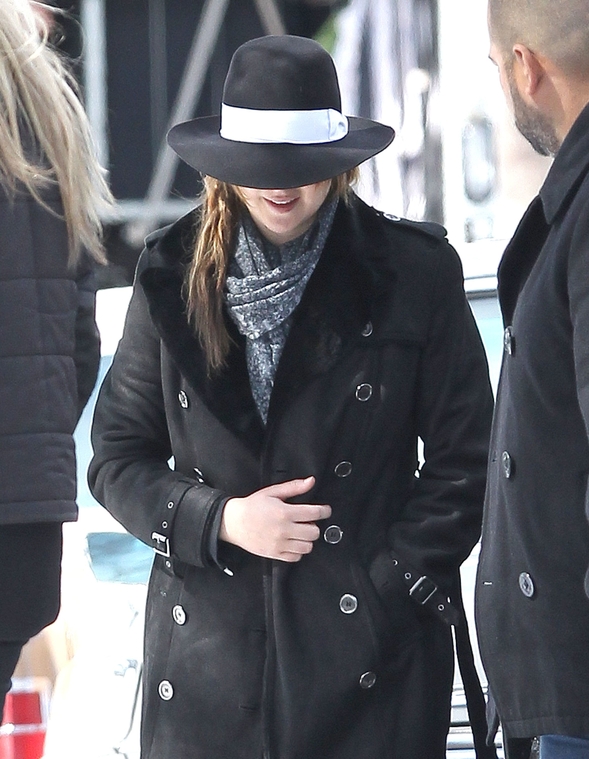 jlaw_untitledproject_onset_20march2013_004.jpg