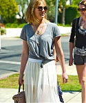 jlaw_candid_21april2013_024.jpg