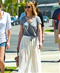 jlaw_candid_21april2013_028.jpg