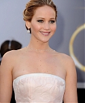 jlaw_events_24feb2013_academyawardsredcarpet_004.jpg