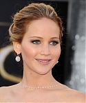 jlaw_events_24feb2013_academyawardsredcarpet_014.jpg