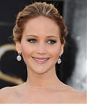 jlaw_events_24feb2013_academyawardsredcarpet_015.jpg