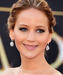 jlaw_events_24feb2013_academyawardsredcarpet_029.jpg