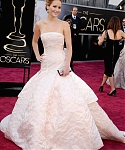jlaw_events_24feb2013_academyawardsredcarpet_055.jpg