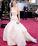 jlaw_events_24feb2013_academyawardsredcarpet_057.jpg