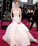 jlaw_events_24feb2013_academyawardsredcarpet_059.jpg