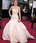 jlaw_events_24feb2013_academyawardsredcarpet_083.jpg