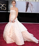 jlaw_events_24feb2013_academyawardsredcarpet_084.jpg