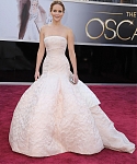 jlaw_events_24feb2013_academyawardsredcarpet_086.jpg