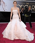 jlaw_events_24feb2013_academyawardsredcarpet_087.jpg