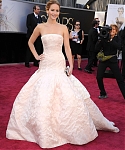 jlaw_events_24feb2013_academyawardsredcarpet_090.jpg
