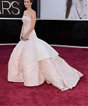 jlaw_events_24feb2013_academyawardsredcarpet_100.jpg