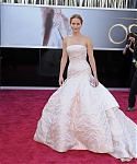 jlaw_events_24feb2013_academyawardsredcarpet_123.jpg
