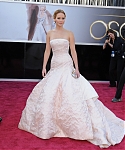 jlaw_events_24feb2013_academyawardsredcarpet_124.jpg