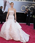jlaw_events_24feb2013_academyawardsredcarpet_126.jpg