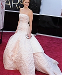 jlaw_events_24feb2013_academyawardsredcarpet_129.jpg